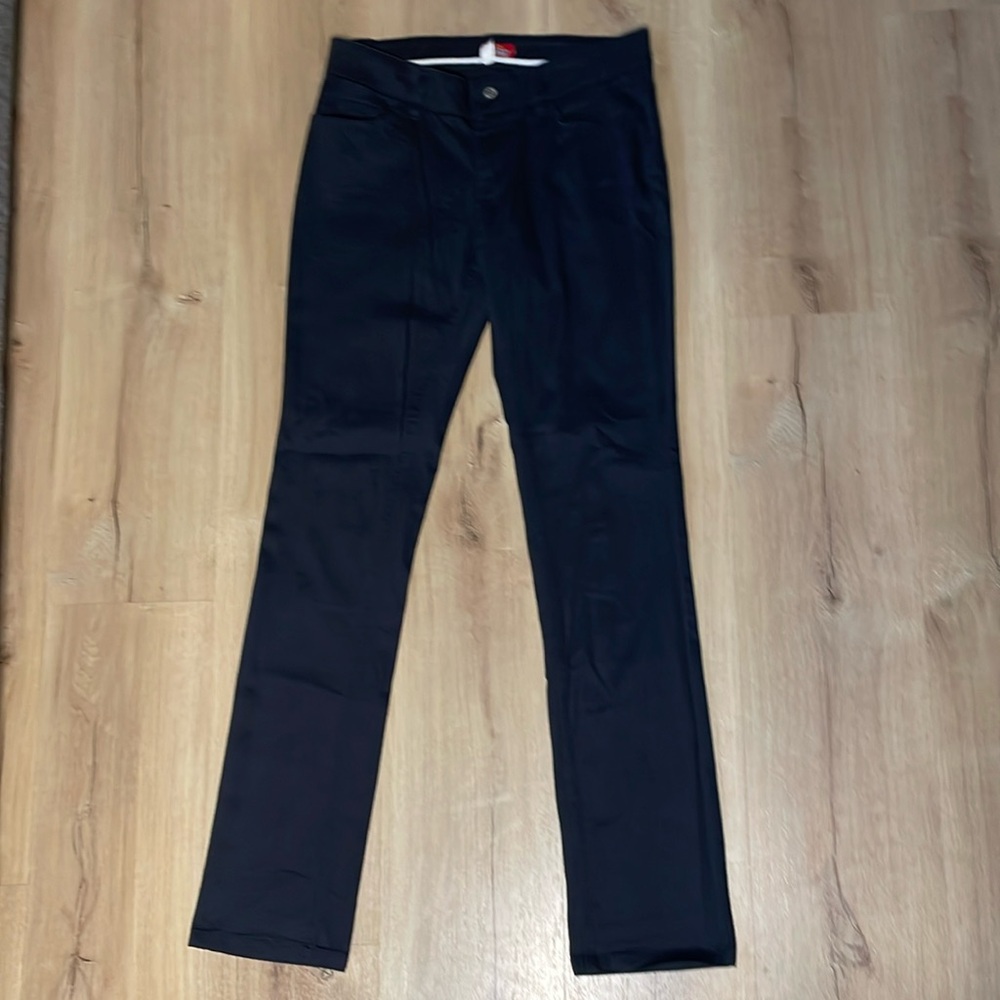 HH164 Dickies Jrs Dark Navy. 5-Pocket Skinny Pant. Size 7. Great condition!